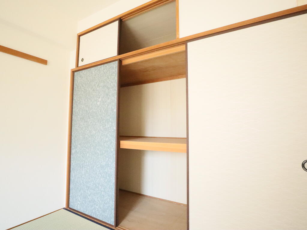 収納　押し入れ