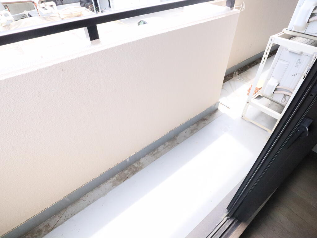 バルコニー　バルコニー　　南向き