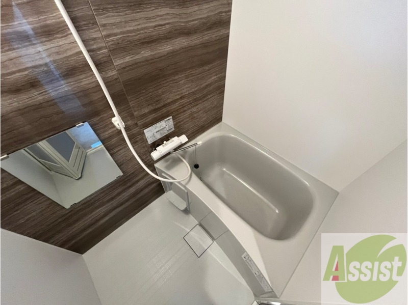 バス・シャワールーム　お風呂になります。一日の疲れを癒してくださいね。