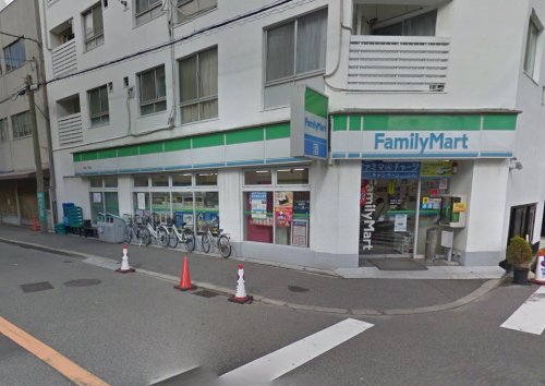 コンビニ　ファミリーマート中津二丁目店（コンビニ）まで297m