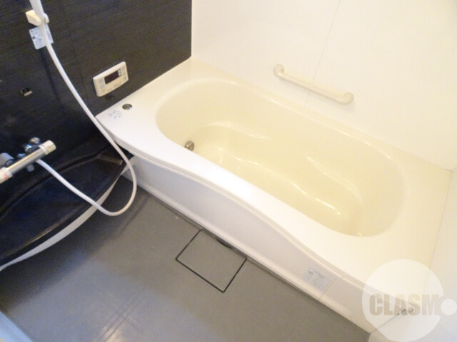 バス・シャワールーム　浴室乾燥機＆追焚機能付き広々バスルーム♪