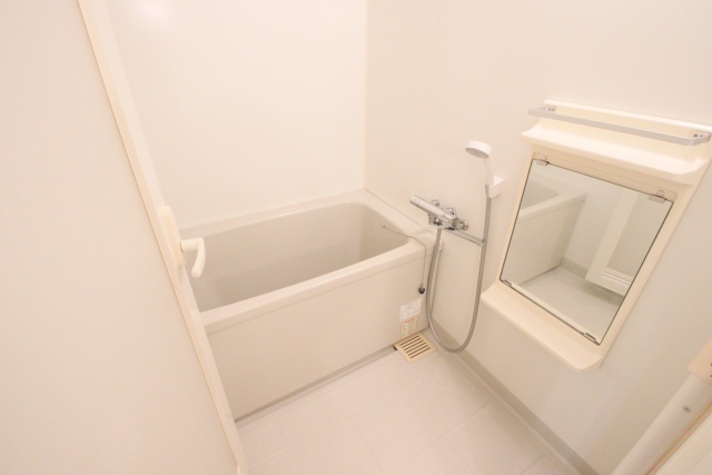 バス・シャワールーム　※別室の参考写真の為、現況優先です。