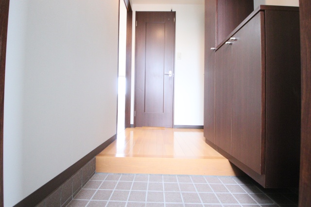 玄関　※別室の参考写真の為、現況優先です。
