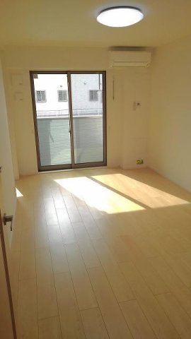 居室・リビング　ゆったり過ごせる居間です