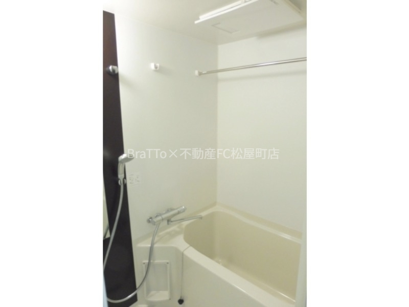 バス・シャワールーム　バス（浴室乾燥機付き）