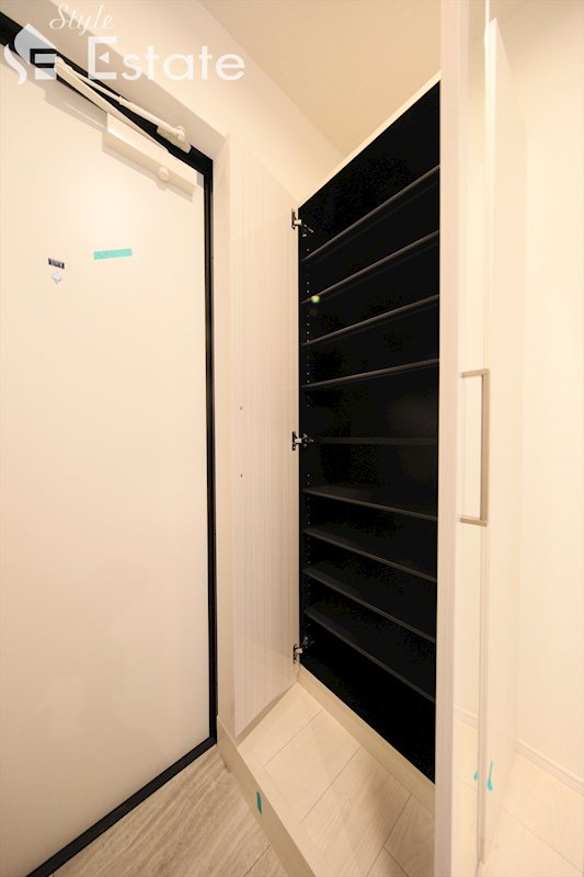 玄関　同仕様内装