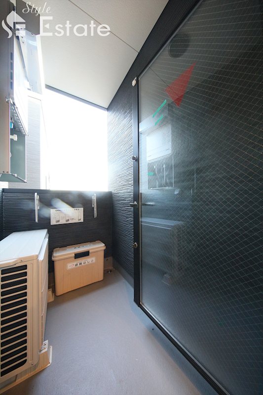 バルコニー　同仕様内装