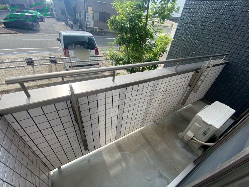 バルコニー　同物件別室画像