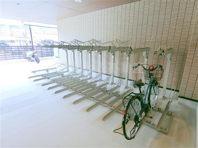 その他共有部分　屋根付きラック式駐輪場