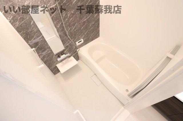 バス・シャワールーム　落ち着いた空間のお風呂です