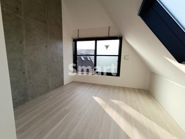 居室・リビング　日当たりのよい最上階でゆったりとお休みいただけます