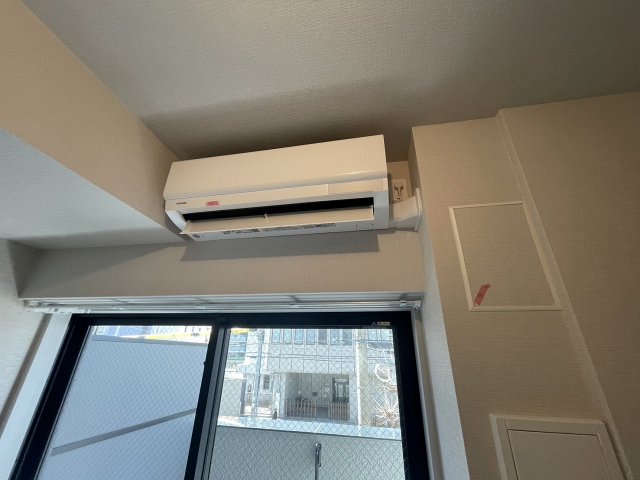 その他設備　エアコンです　※同マンション別室画像です