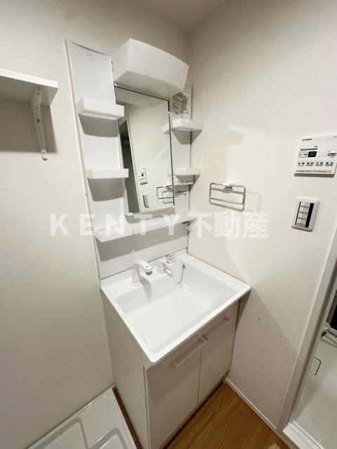 洗面設備　脱衣スペースもあります