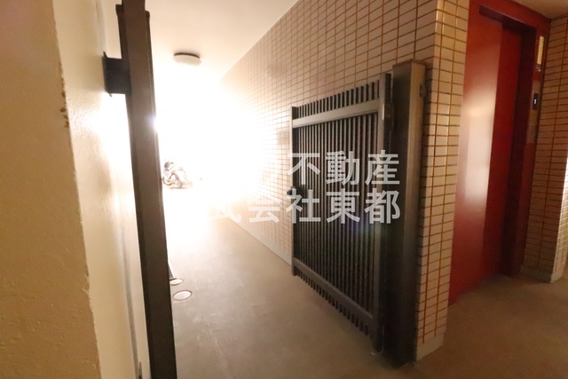 その他共有部分　エントランスを通らず駐車場に行くことができます！