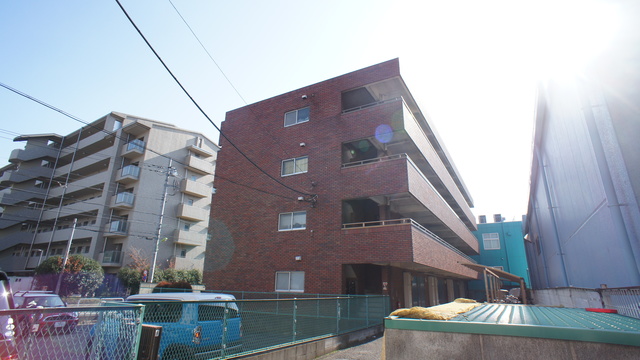 建物外観　丈夫で安心の鉄筋コンクリート造マンションです☆