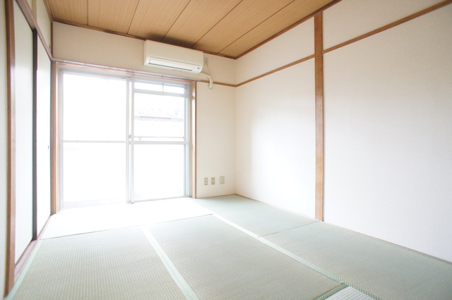 居室・リビング　和室のお部屋はしっとりと落ち着いた雰囲気で癒されます☆