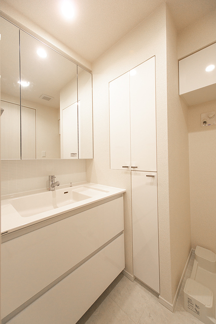洗面設備　※写真は同タイプ住戸です。