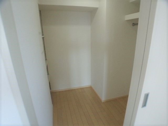 収納　ウォークインクローゼット