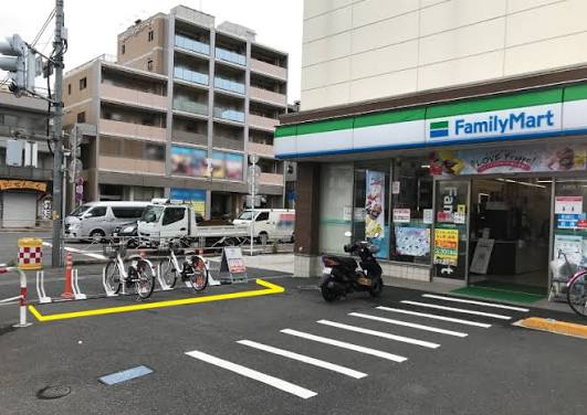 コンビニ　ファミリーマート板橋舟渡三丁目店（コンビニ）まで186m
