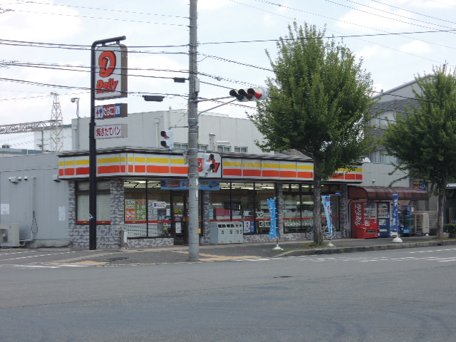 コンビニ　デイリーヤマザキ下鳥羽北ノ口町店（コンビニ）まで255m