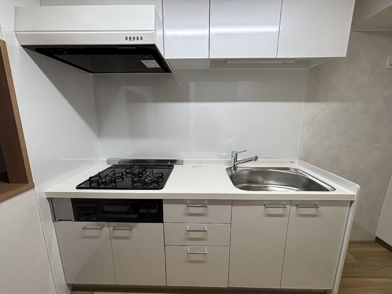 キッチン　※同物件別住戸の写真を参考に掲載しております。
