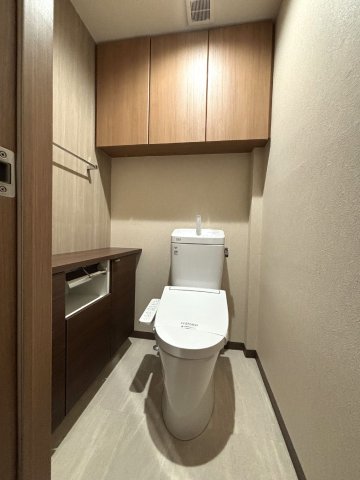 トイレ　※同物件別住戸の写真を参考に掲載しております。