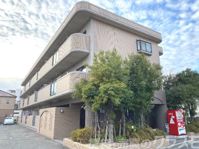 建物外観　住環境良好です♪