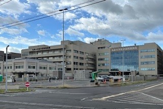 病院　国立大学法人弘前大学医学部附属病院（病院）まで308m