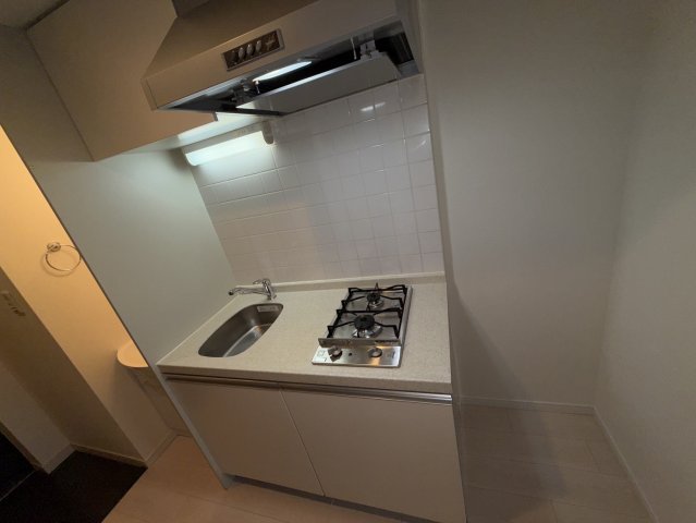 キッチン　同物件別部屋写真