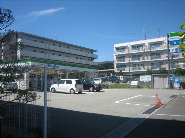 コンビニ　ファミリーマート箕面小野原東店（コンビニ）まで484m
