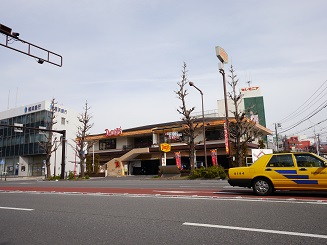 飲食店　デニーズ川崎追分店（飲食店）まで590m