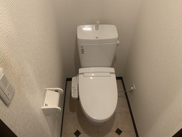 トイレ　トイレ