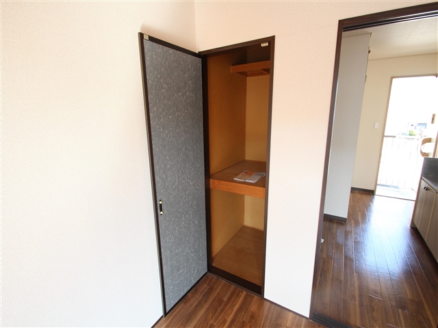 収納　洋室は収納付きです♪