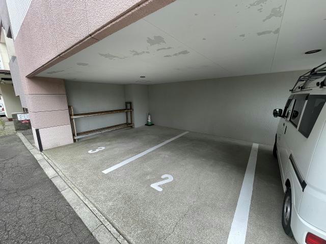【函館市大森町のマンションの駐車場】