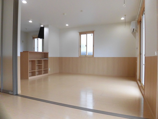 居室・リビング　13帖のリビング（※室内写真は全て1階のものです）