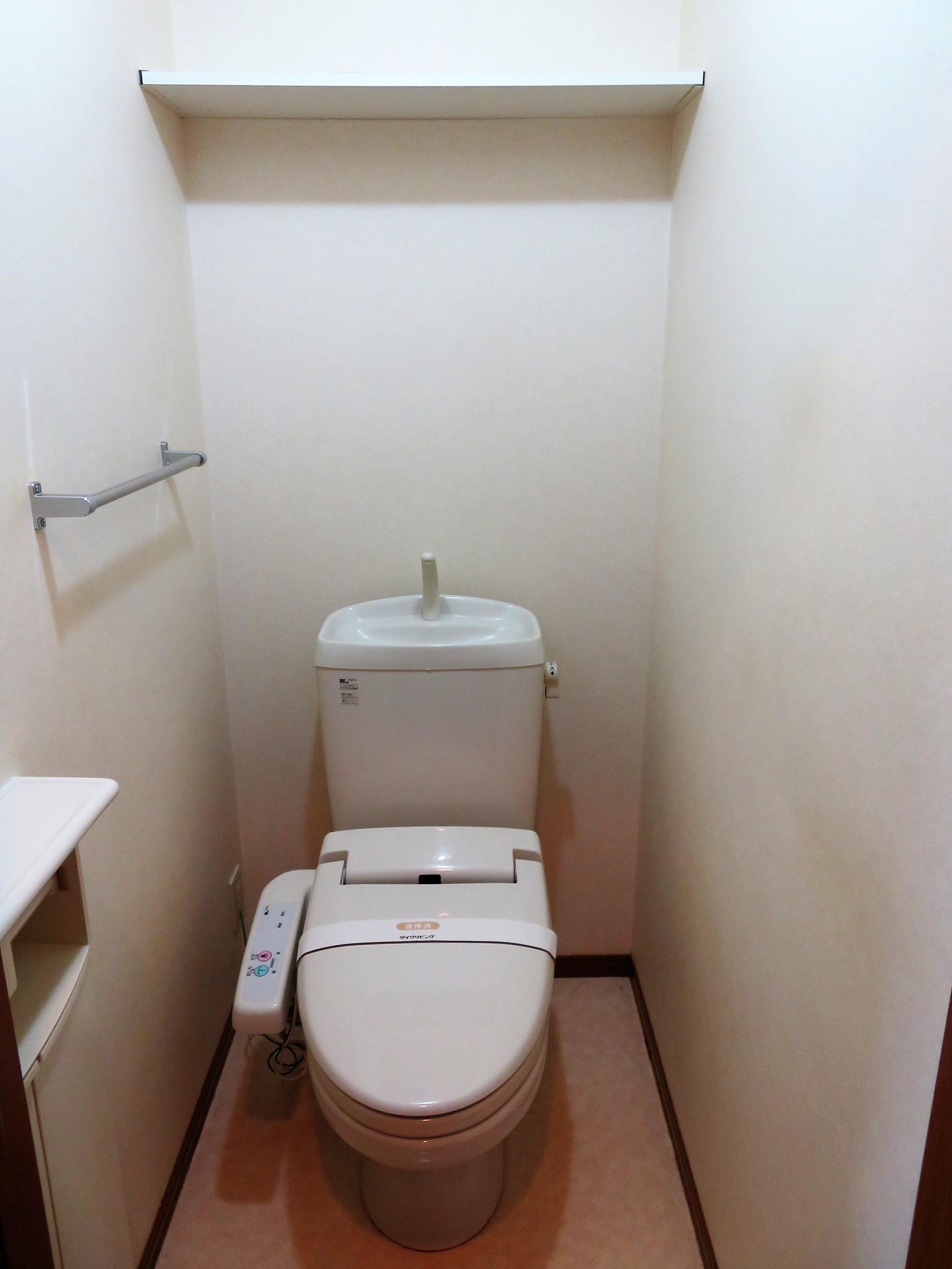 トイレ　シャワー付きトイレです！！