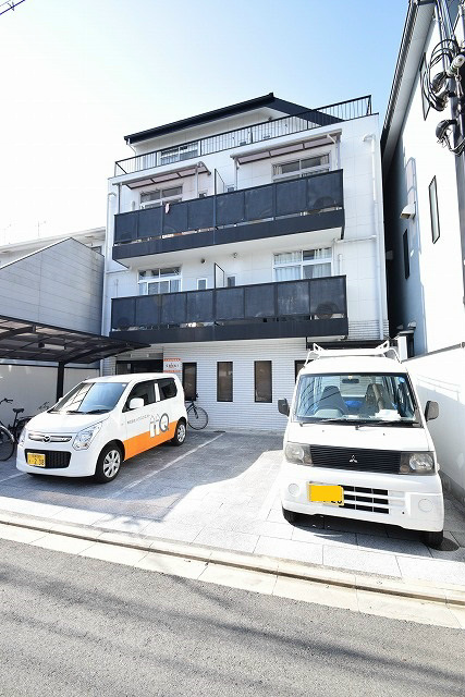 京都市上京区大峰図子町のマンションの建物外観