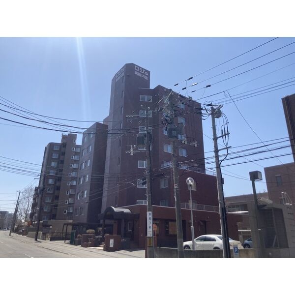 札幌市南区真駒内泉町のマンションの建物外観