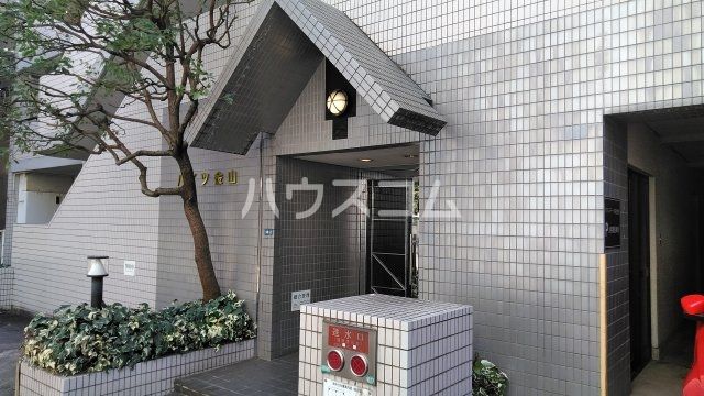 【名古屋市熱田区金山町のマンションのエントランス】