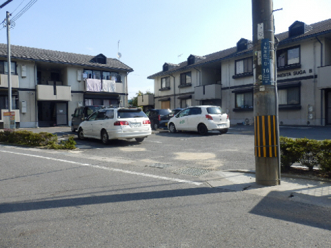 【オネスタスガBの駐車場】