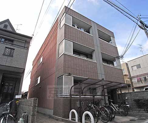 フラッツ本町月ノ輪の建物外観