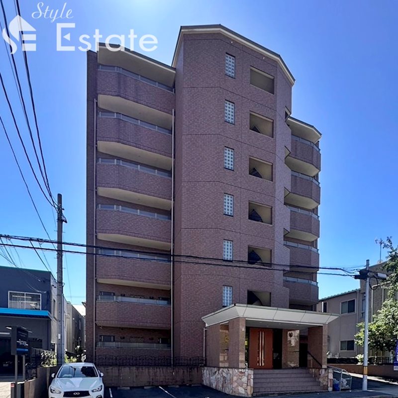 名古屋市名東区社台のマンションの建物外観