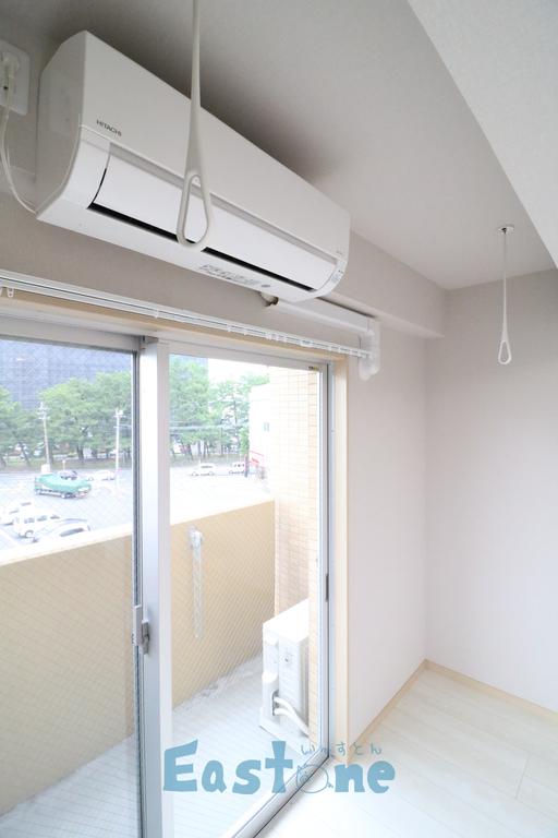 その他設備　鹿児島の夏と冬に大活躍！室内物干しもあります！