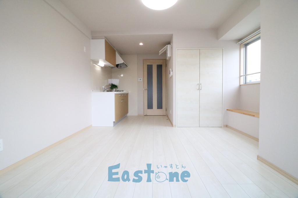 居室・リビング　白を基調とした明るいお部屋