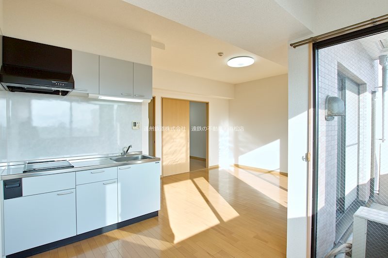 キッチン　退去前のお部屋のため、前回募集時の画像となります。実際と異な