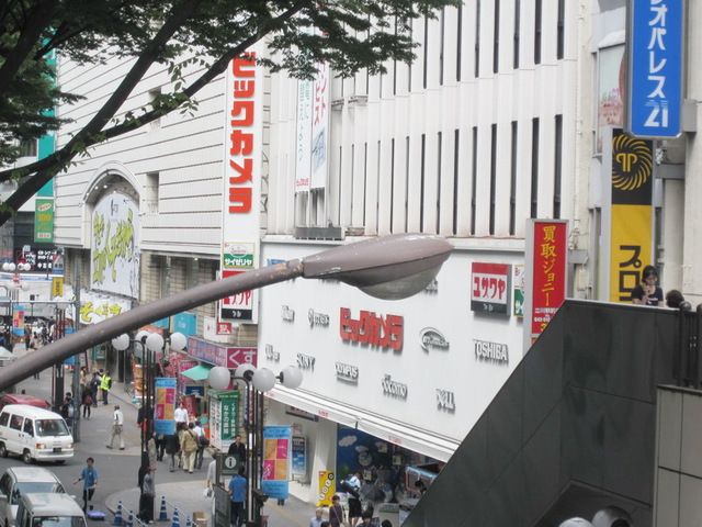 【立川市高松町のマンションのショッピングセンター】