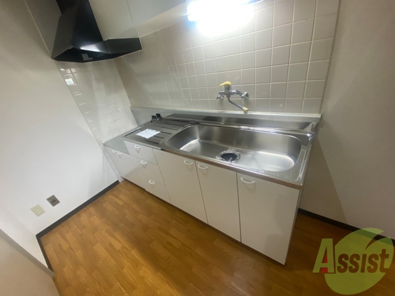 キッチン　ガスキッチンです。２口コンロが設置できます。