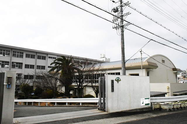 【垂水農住7号棟の小学校】