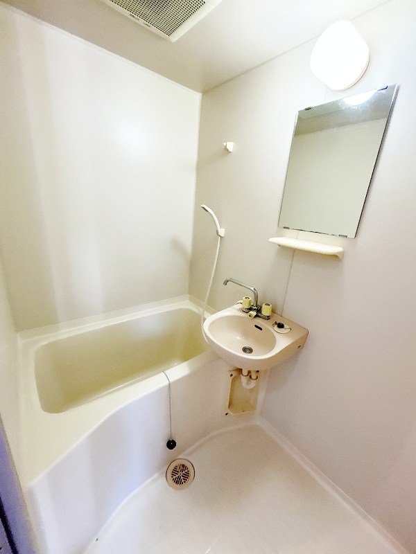 バス・シャワールーム　★浴室/洗面台★