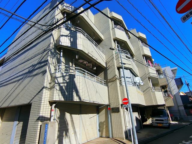 岩井ハイツの建物外観